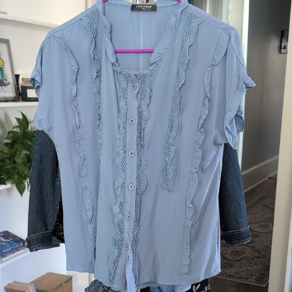 Universal Thread Soft Blue Ruffle Blouse NWOT - Picture 1 of 9